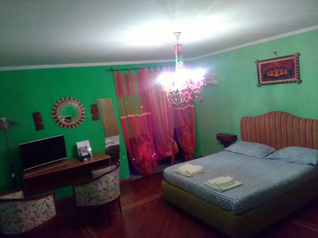 B&B Zia Sua نابولي المظهر الخارجي الصورة